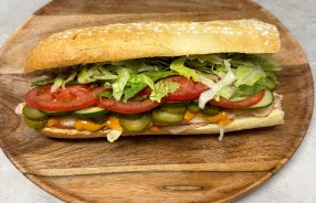 Broodje kipfilet met peperoni