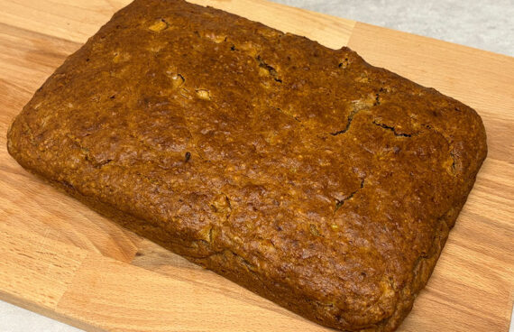 Appel-bananenbroodcake met kaneelappel